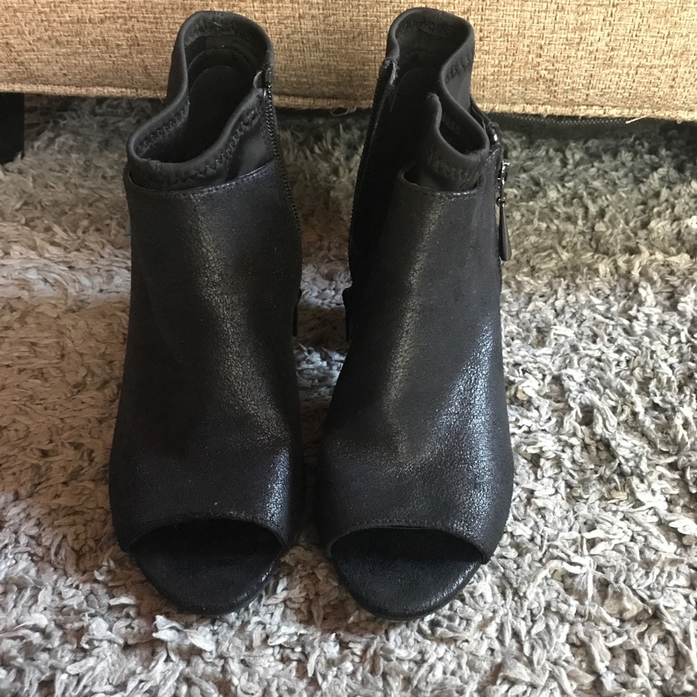 Black Vera Wang Open Toe Shoes